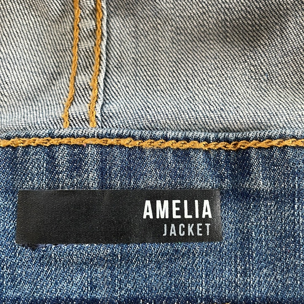 Kut from the Kloth Amelia Denim Jacket - Picture 6 of 12